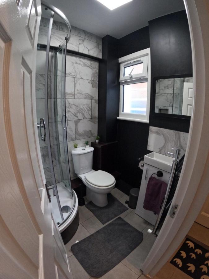 Studio Apartment In Saint Kew Buitenkant foto