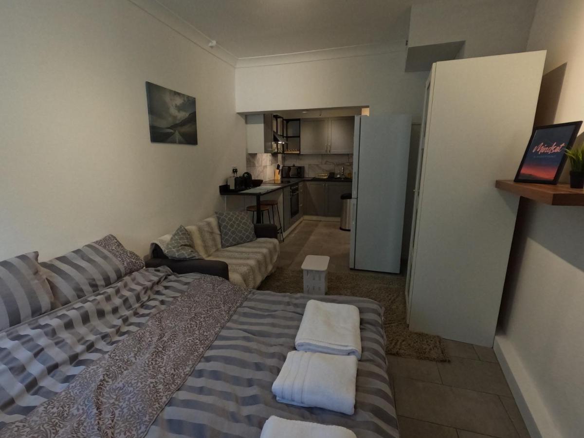 Studio Apartment In Saint Kew Buitenkant foto