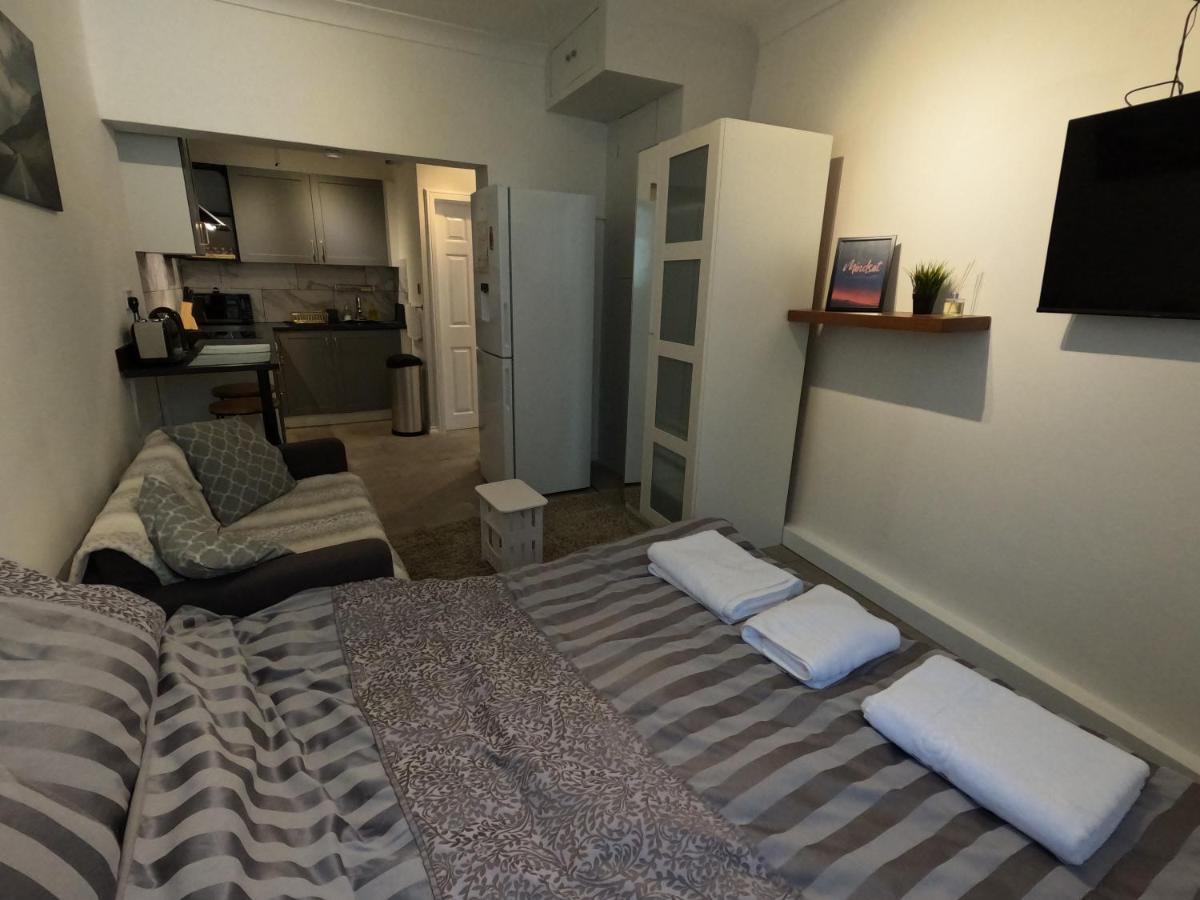 Studio Apartment In Saint Kew Buitenkant foto